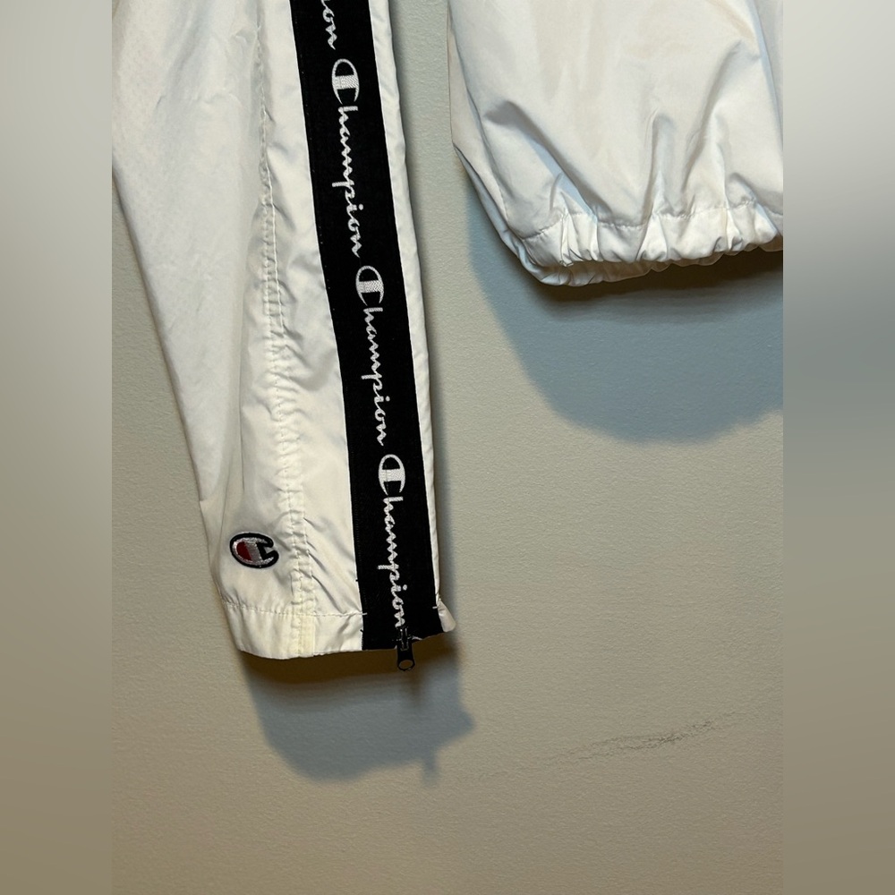 Champion White Windbreaker Jacket Small Women’s Logo Tape Cropped - Picture 10 of 13